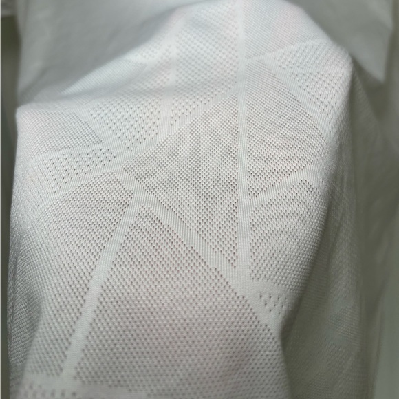 Helly Hansen - Women's White V-Neck Top in Size S - Picture 5 of 9